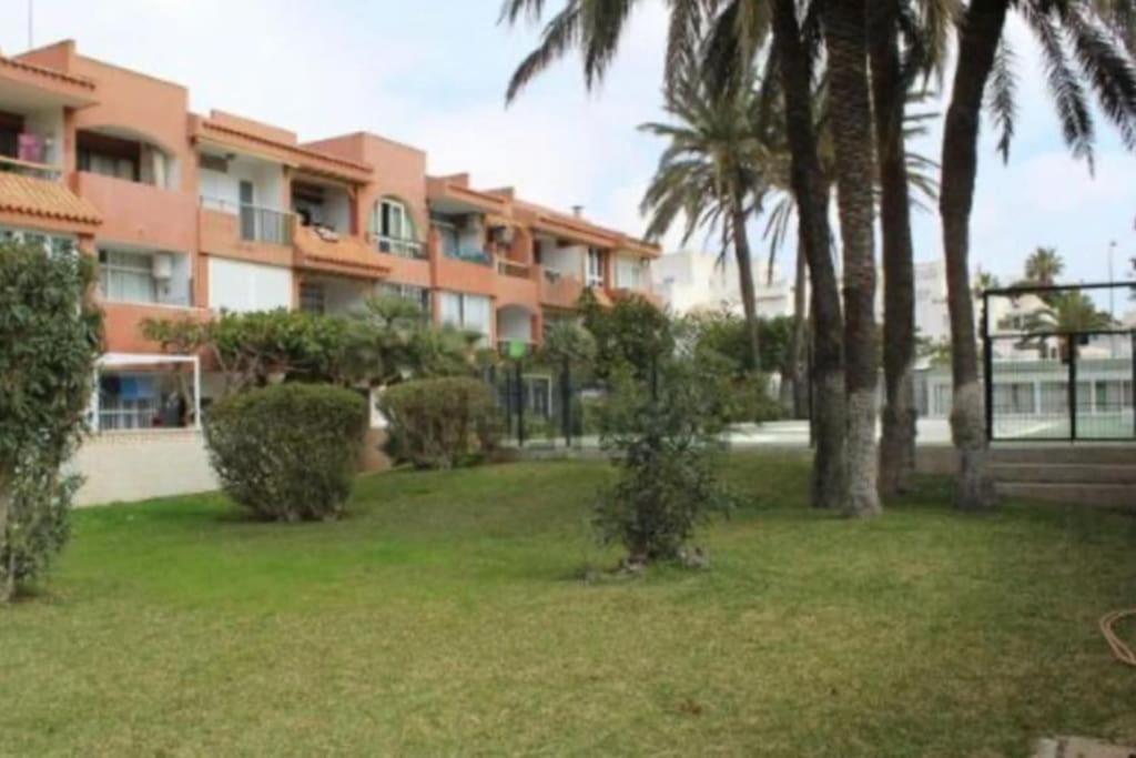 Entremares, Estudio A 150 Metros Playa Roquetas de Mar Exterior photo
